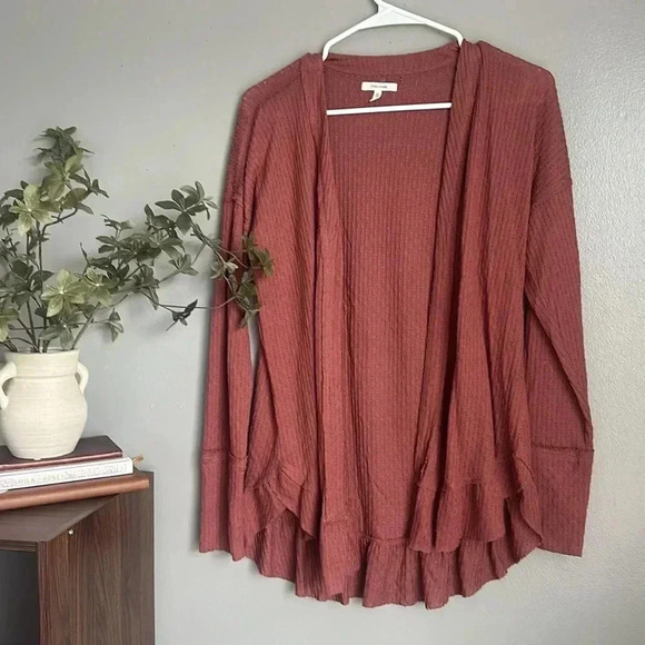 Maurices Women’s Solid Ruffle Hem Open Front Cardigan - Picture 4 of 7